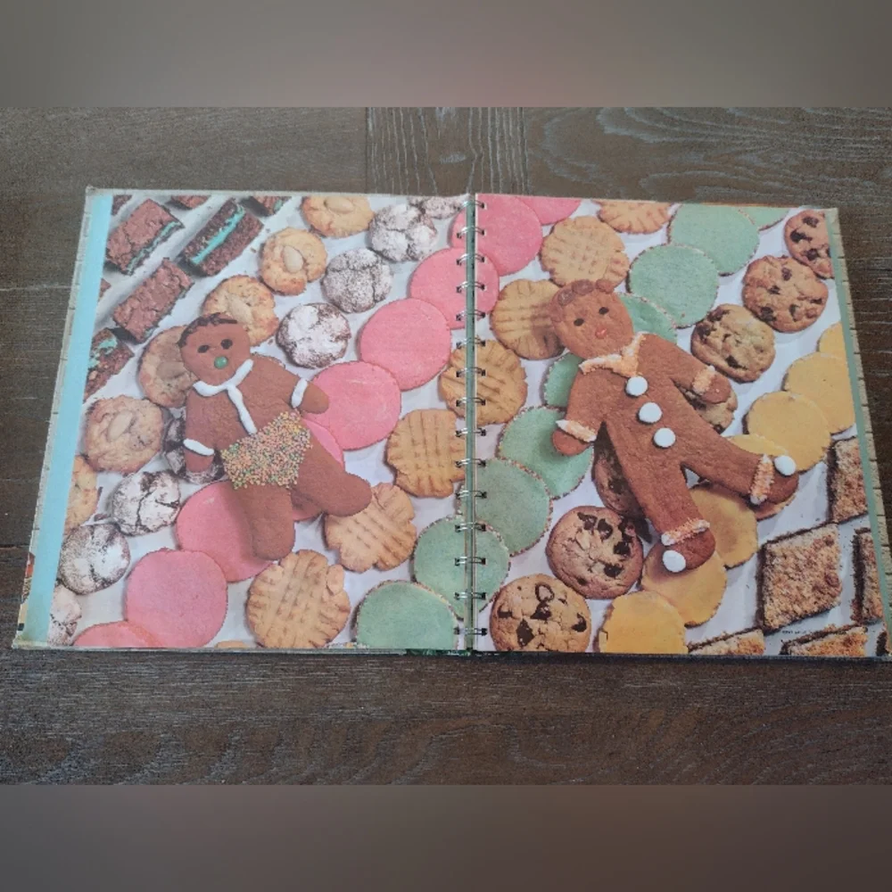 Vintage 1960s Betty Crocker Cookbook Set - Picture 10 of 16